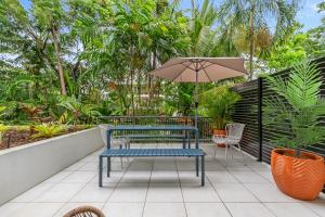 Leafy Solace - A Contemporary Cairns City Hideaway