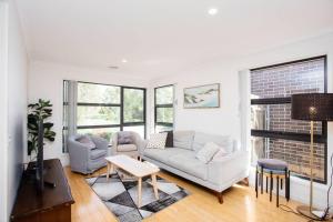 Cozy and Comfy House at Forde Close to Shops and Reserves