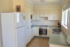 Pacific Court no 3 - Bring your own linen.