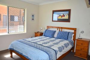 Pacific Court no 3 - Bring your own linen.