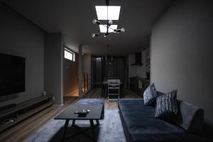 西九条 Villa deLuxe - 高端设计奢华2卧一户建 可住6人 USJ电车5分 极致舒适体验