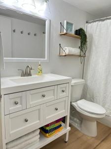 Ground level beachside condo w-Heated pool 2BR-2BA