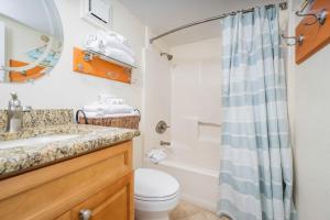 Island Winds East 806 condo