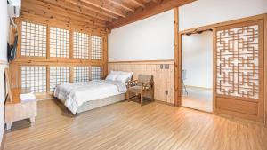 Gangneung Booyoonok Hanok Pension