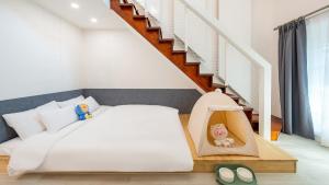 Gapyeong Daengdaengi Dog Pension Silver