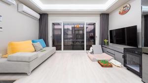 Anmyeondo Town 1967 Dog Pool Villa