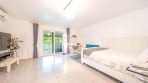 Ganghwa Giverny Spa Pension