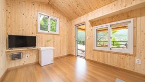 Gapyeong Yumyeongsan Gomone pet Camping