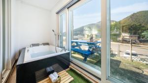 Yeosu Bebeolleh Pension