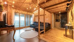 Seogwipo Unyeong Pension