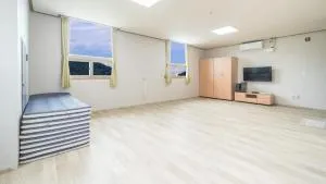 Tongyoung Sandeulhae Healling Pension - 统营市