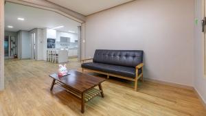 Jeju Jang Sugot Pension