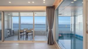 Pohang Etoile Poolvilla