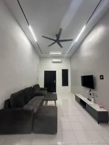 uu homest ay - 任罗宏