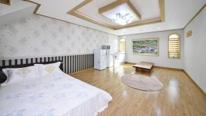 Tongyoung Macaio Pension