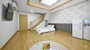 Tongyoung Macaio Pension