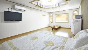 Tongyoung Macaio Pension