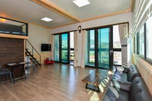 Yeosu Chunghong Pension - 3hvězdičkové hotely ve městě Josu