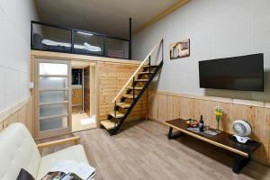 Yeosu Chunghong Pension