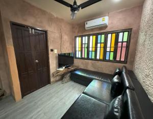 Kamala beach house 100m to the beach