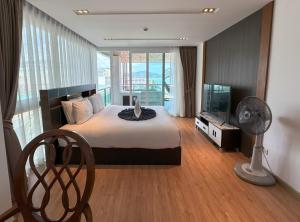 Sea view apartment at Privilege by Lofty