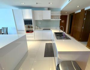 Sea view apartment at Privilege by Lofty