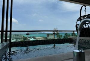 Sea view apartment at Privilege by Lofty