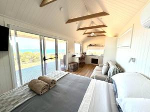 The Bay overlooking Boston Island