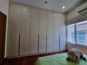 Modern private home in quiet gated community