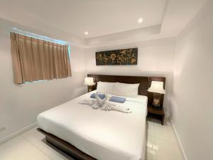 Spacious apartment at Kata Ocean View M11