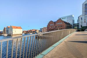 Jasny Apartament z Parkingiem Główne Miasto w Gdańsku by Noclegi Renters