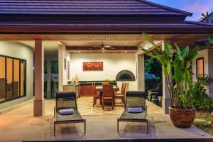 Frangipani pool villa - garden, BBQ & maid