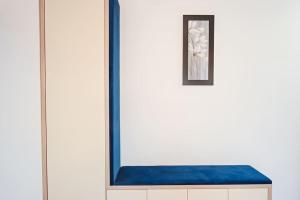 Velvet Snug - center