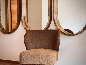 Hidden Retreats 1466 Edition