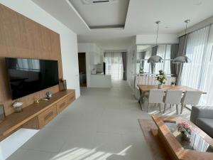Luxury villa Kamala Garden View by Lofty