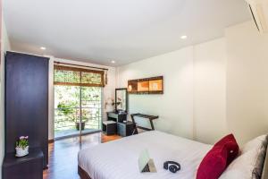 Kata Top View by Lofty