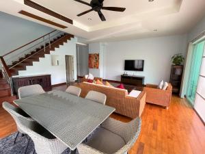 Kata Top View by Lofty