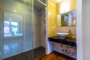 Heaven Lagoon Condo by Lofty