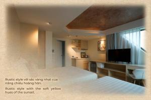 Studio Quadruple with Hill or City View