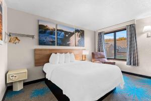 Standard Queen Room - Non-Smoking room in Days Inn by Wyndham Sioux Falls