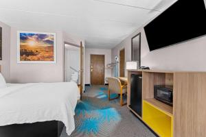 Queen Room with Two Queen Beds Disability Access, Non-Smoking room in Days Inn by Wyndham Sioux Falls