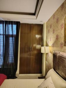 Nilay - Fully Independent - Couple Friendly