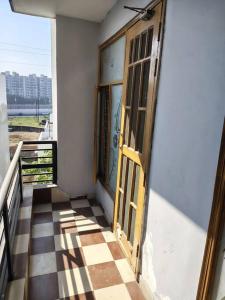 Nilay - Fully Independent - Couple Friendly