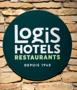 Hotels Logis Hotel & Restaurant Arcombelle : Chambre Double
