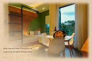 Phòng Gia đình nhìn ra Núi (Family Room with Mountain View)