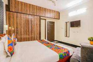 FabHotel Eminent Suites Banjara Hills - Nr LV Prasad Institute