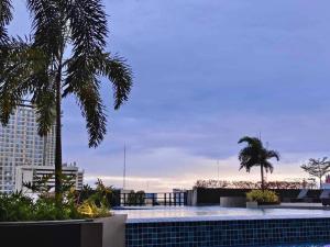 BaseLine Premier 1-Bedroom 17th