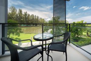 Deluxe apartment at Cassia Residences by Lofty