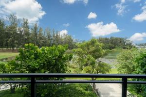 Deluxe apartment at Cassia Residences by Lofty