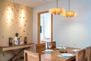 Bright beachfront retreat in Bang Tao